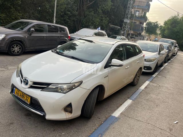 מודעת רכב טויוטה אוריס