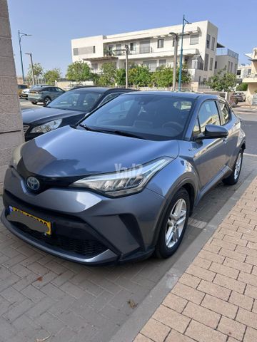 מודעת רכב טויוטה C-HR