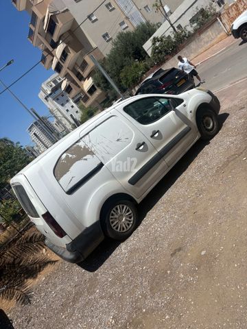 מודעת רכב סיטרואן ברלינגו 