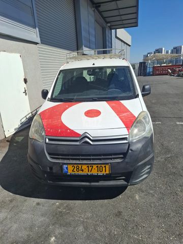 מודעת רכב סיטרואן ברלינגו