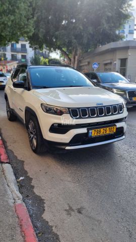מודעת רכב ג'יפ קומפאס