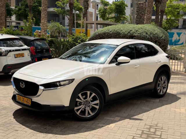 מודעת רכב מאזדה CX-30 2