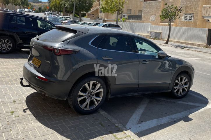 מודעת רכב מאזדה CX-30