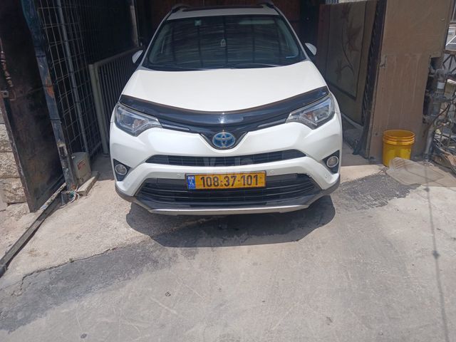 מודעת רכב טויוטה RAV4