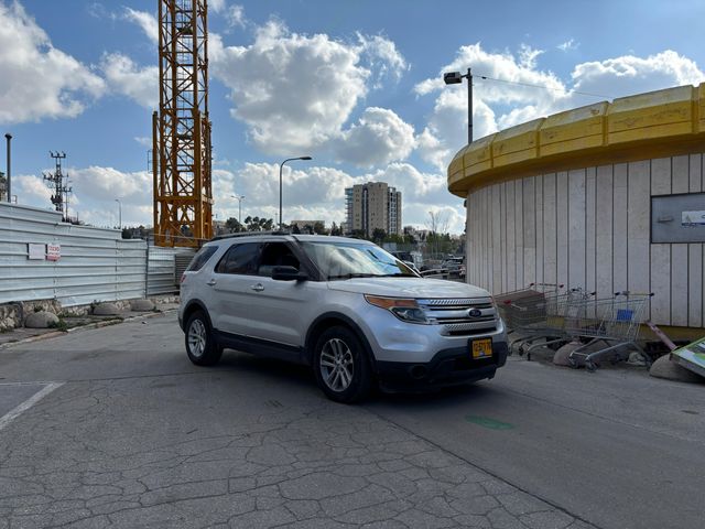 מודעת רכב פורד אקספלורר
