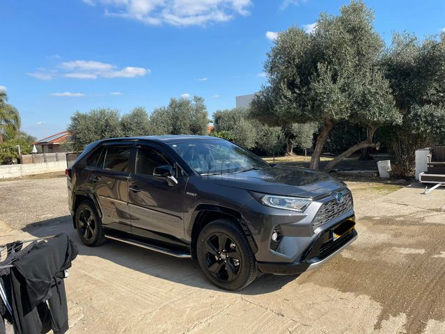 מודעת רכב טויוטה RAV4