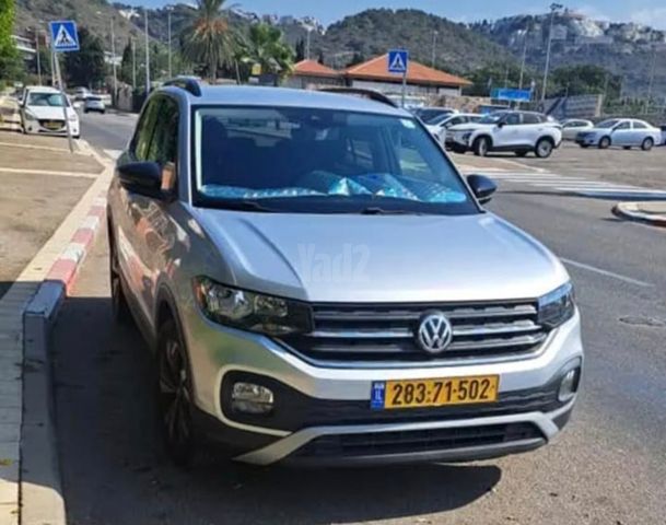 מודעת רכב פולקסווגן T-קרוס