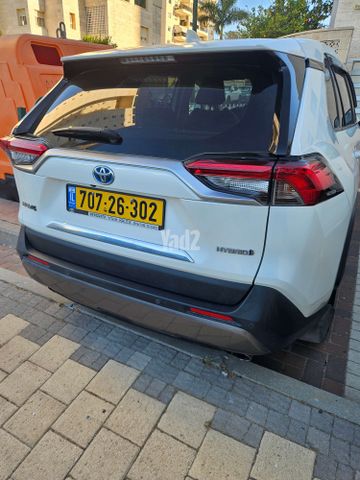 מודעת רכב טויוטה RAV4
