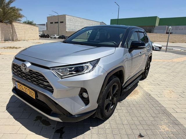 מודעת רכב טויוטה RAV4