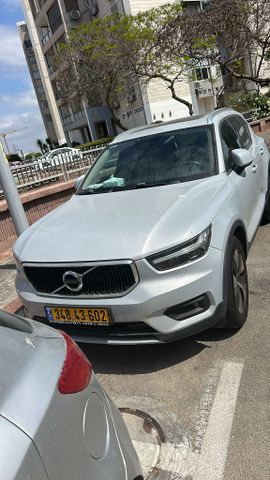 מודעת רכב וולוו XC40