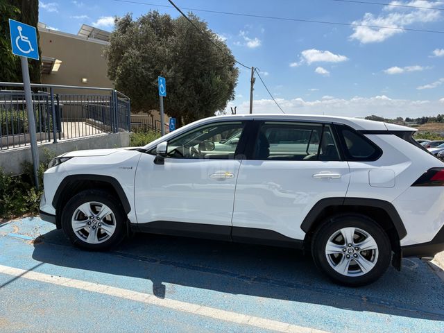 מודעת רכב טויוטה RAV4
