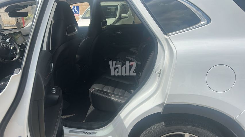 מודעת רכב אם ג'י EHS PHEV