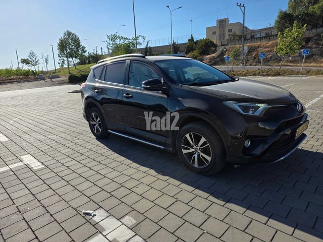 מודעת רכב טויוטה RAV4