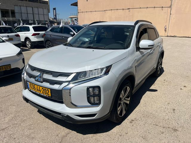 מודעת רכב מיצובישי ASX