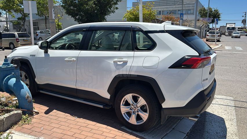 מודעת רכב טויוטה RAV4
