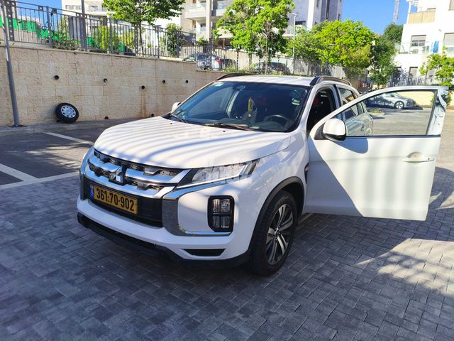 מודעת רכב מיצובישי ASX