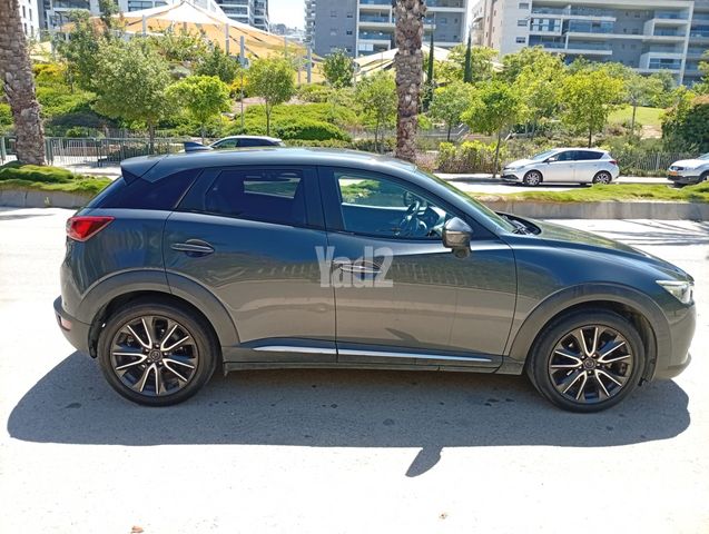 מודעת רכב מאזדה CX-3