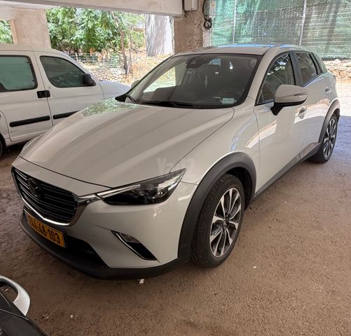 מודעת רכב מאזדה CX-3