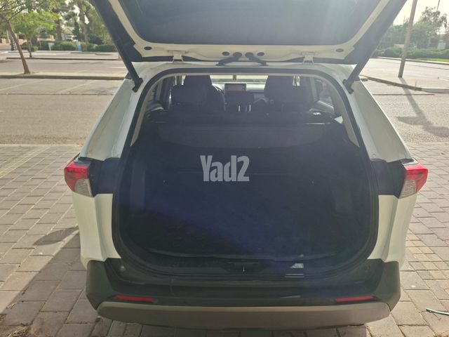 מודעת רכב טויוטה RAV4