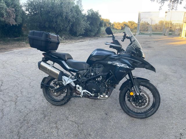 מודעת רכב בנלי TRK502X