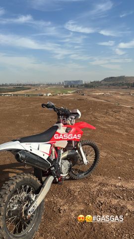מודעת רכב גאס-גאס EC250