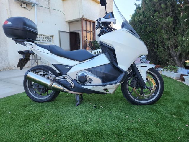 מודעת רכב הונדה אינטגרה 700
