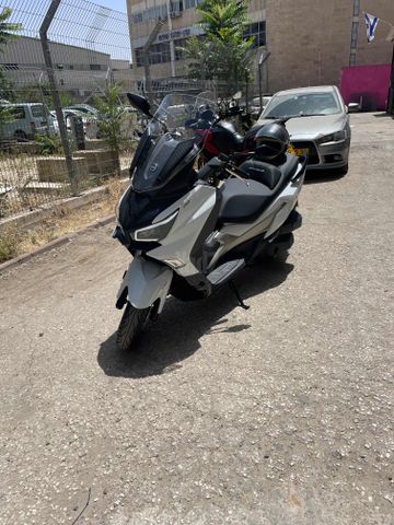 מודעת רכב סאן יאנג ג'וי-מקס Z-250