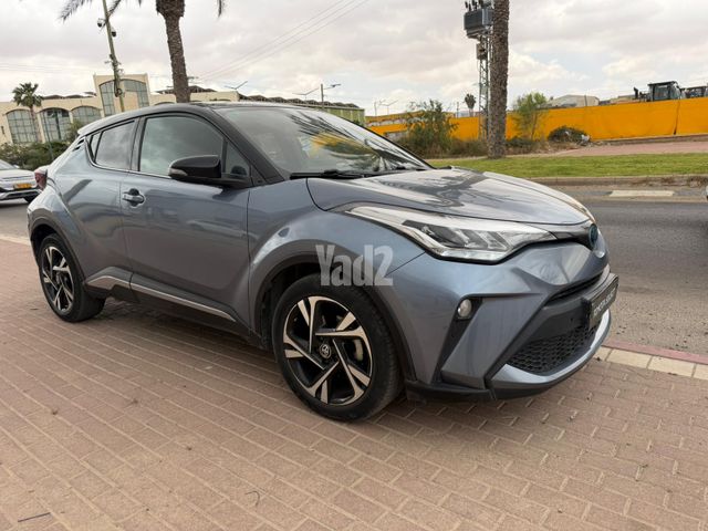 מודעת רכב טויוטה C-HR