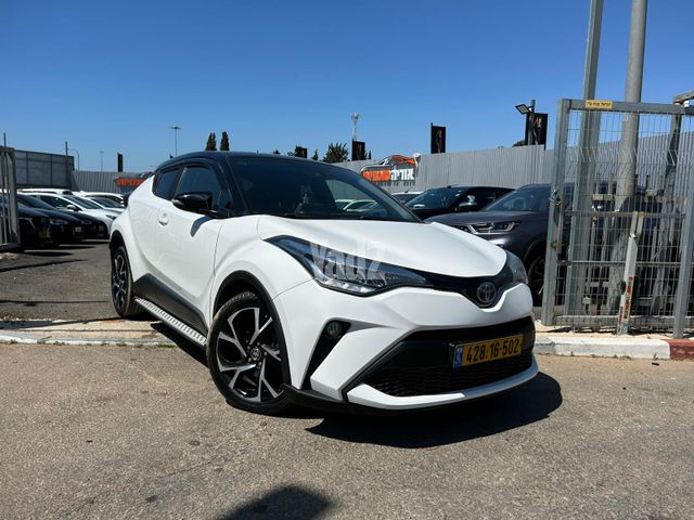 מודעת רכב טויוטה C-HR