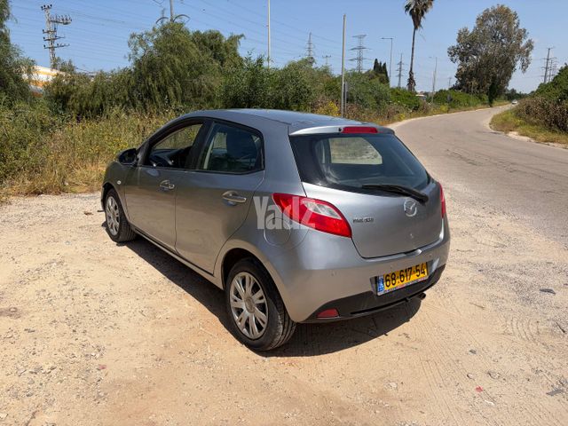 מודעת רכב מאזדה 2