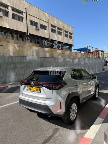מודעת רכב טויוטה יאריס קרוס