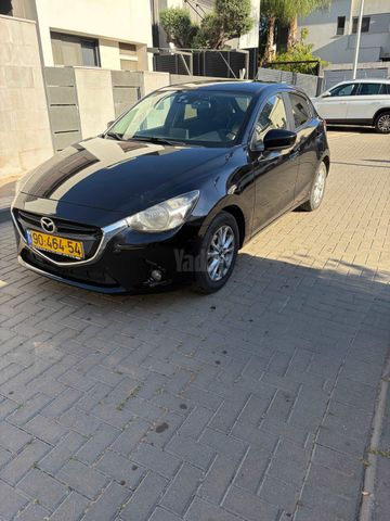 מודעת רכב מאזדה 2