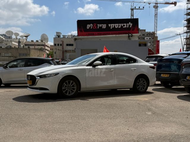 מודעת רכב מאזדה 3