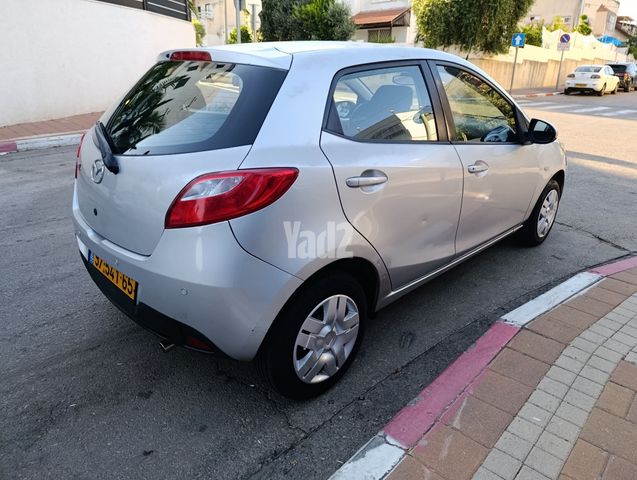 מודעת רכב מאזדה 2 3
