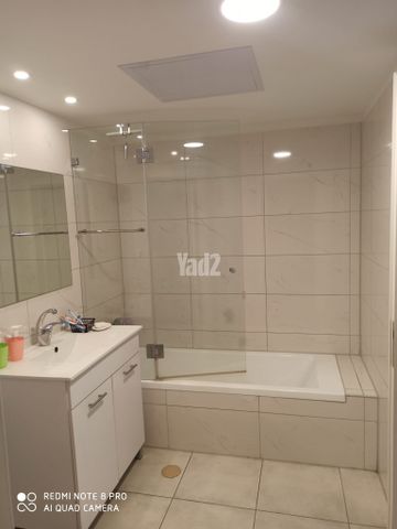נאוה סמל 11