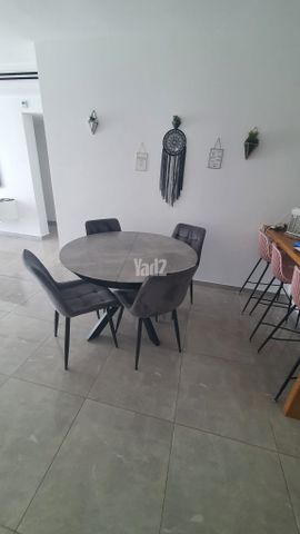 דרך מנחם בגין 100