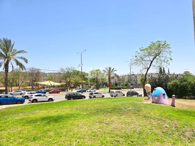 סמטת קדש 12