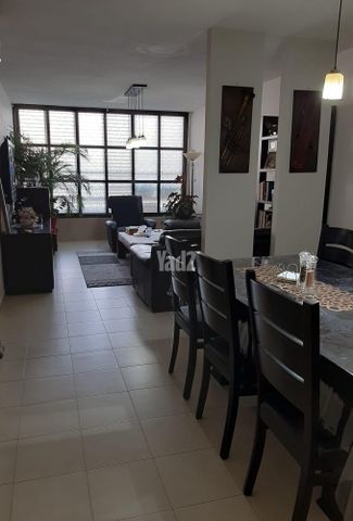 נחלת צבי 42