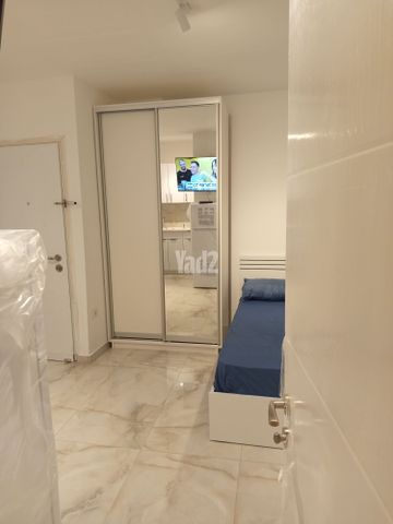 זאב יעבץ 28