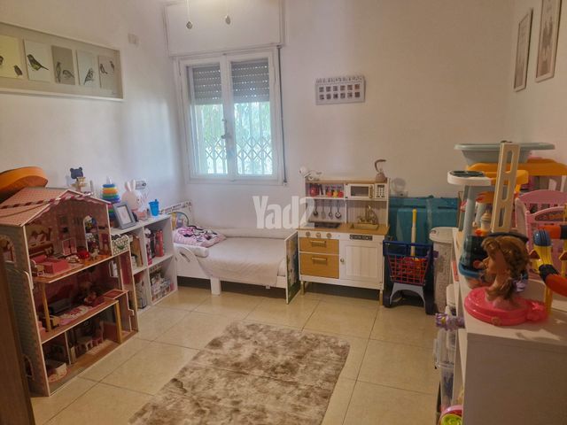 שונמית 10