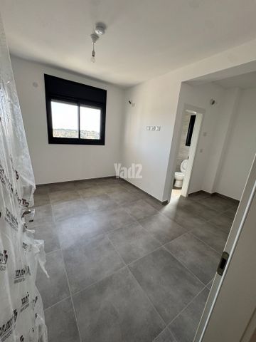 יצחק ארנסט נבנצל 1
