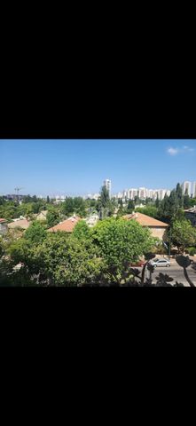 יוסף צבי 67