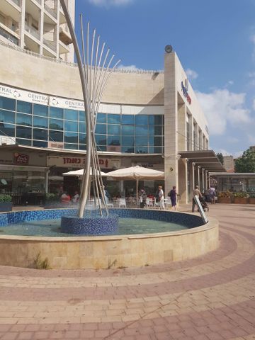 הרצל 52
