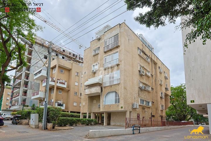 עין גנים 8