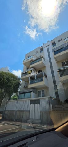 שדרות מנחם בגין 33