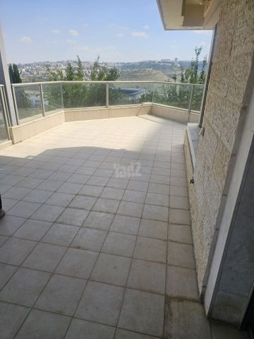 דירה למכירה בירושלים (תיווך) — 2
