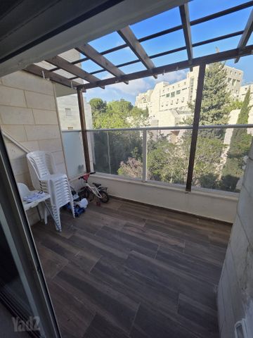 דירה למכירה בירושלים (תיווך) — 2