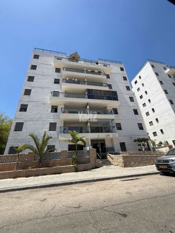 אפרים צור 