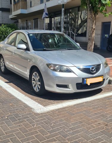 מודעת רכב מאזדה 3
