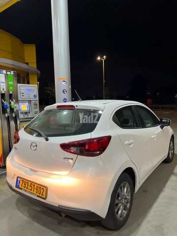מודעת רכב מאזדה 2